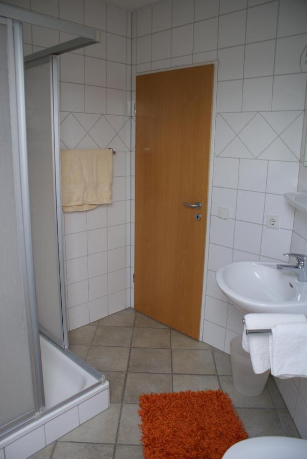 Zimmer Mit Gartenblick Koln Bagian luar foto
